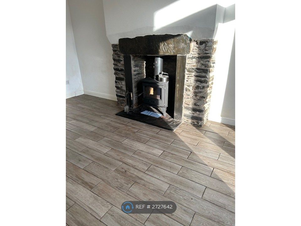 Property photo 3 of 5 Kitchen/Din