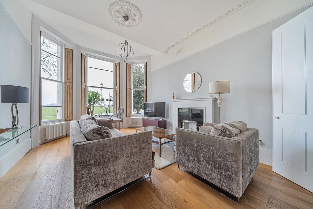 Property photo 1 of 14 Reception