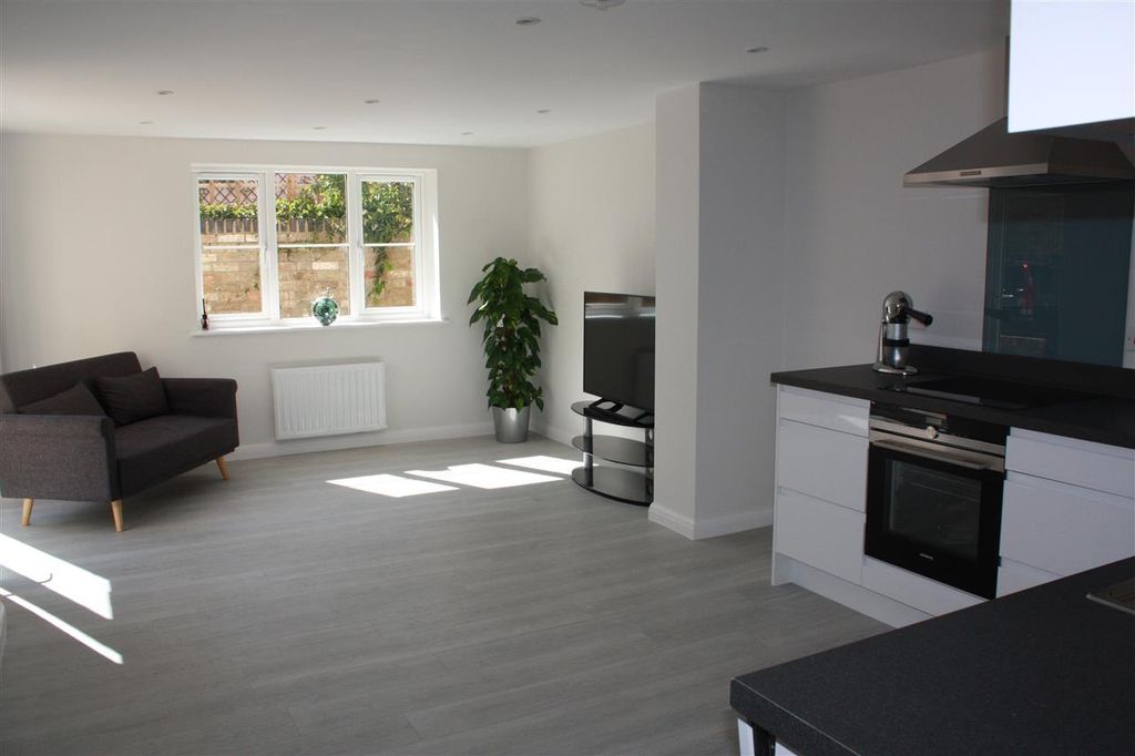 Property photo 2 of 12 Open-Plan Living Room With Kitchen And Lounge