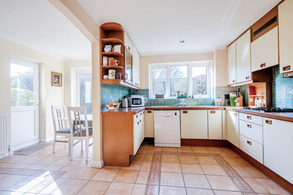 Property photo 2 of 11