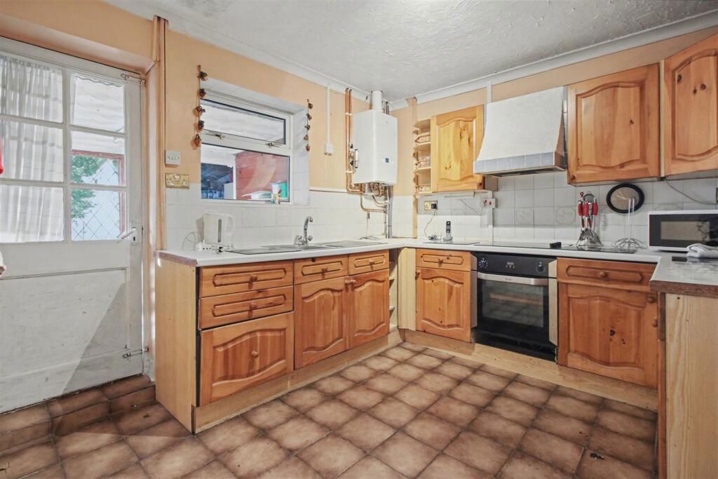 Property photo 3 of 9