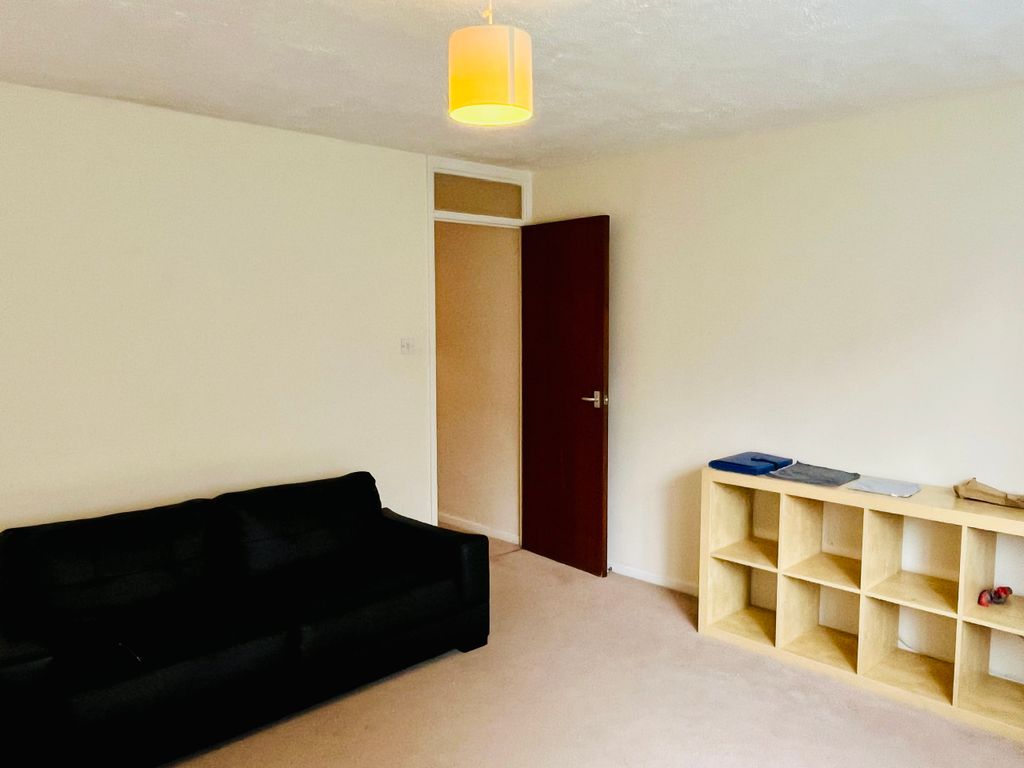 Property photo 3 of 11 3.Jpeg