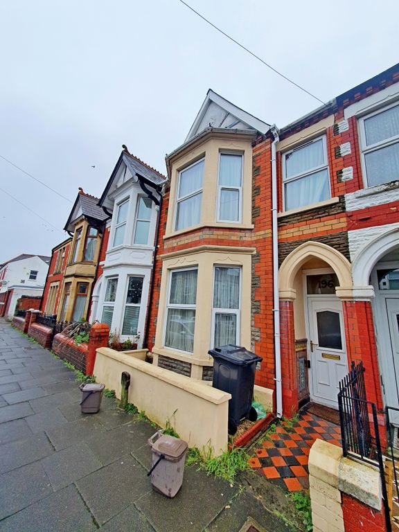 Property photo 1 of 10 5 Bedroom Mid-Terraced House To Rent