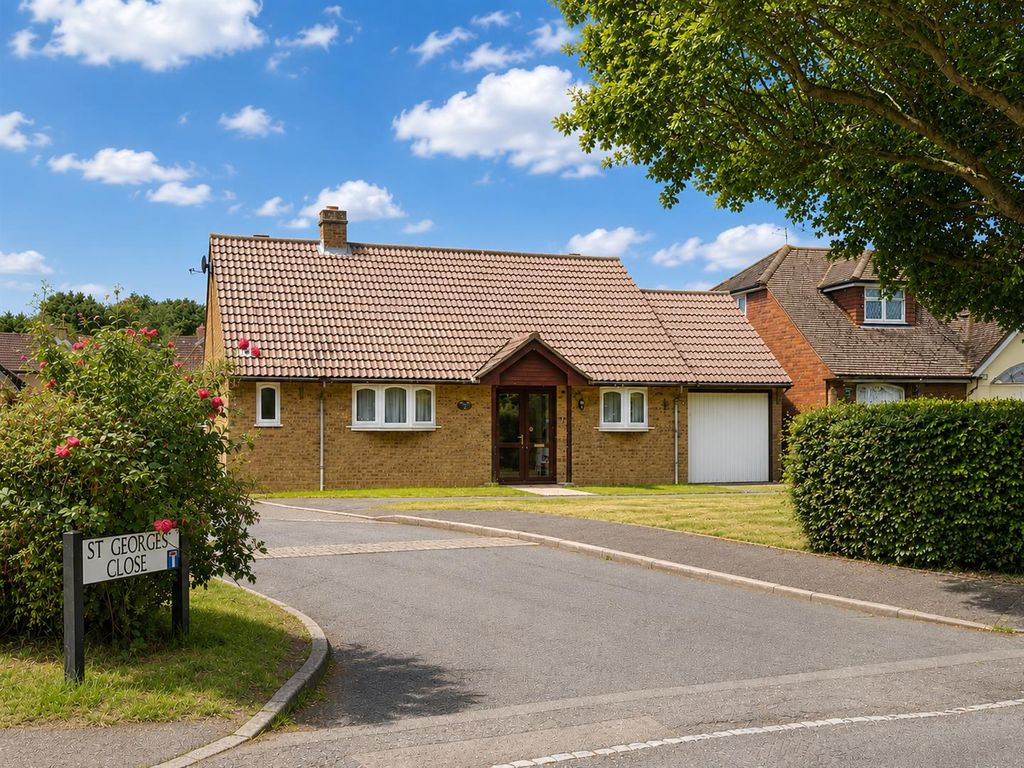Property photo 1 of 9 St. George's Close.Png