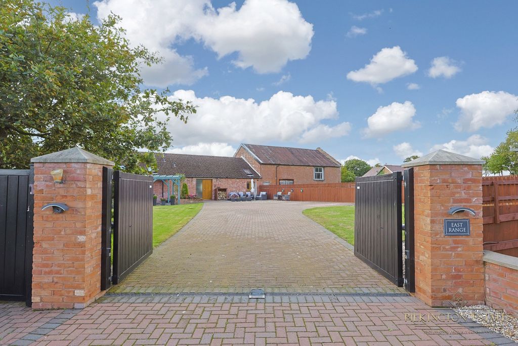 Property photo 1 of 26 4458390