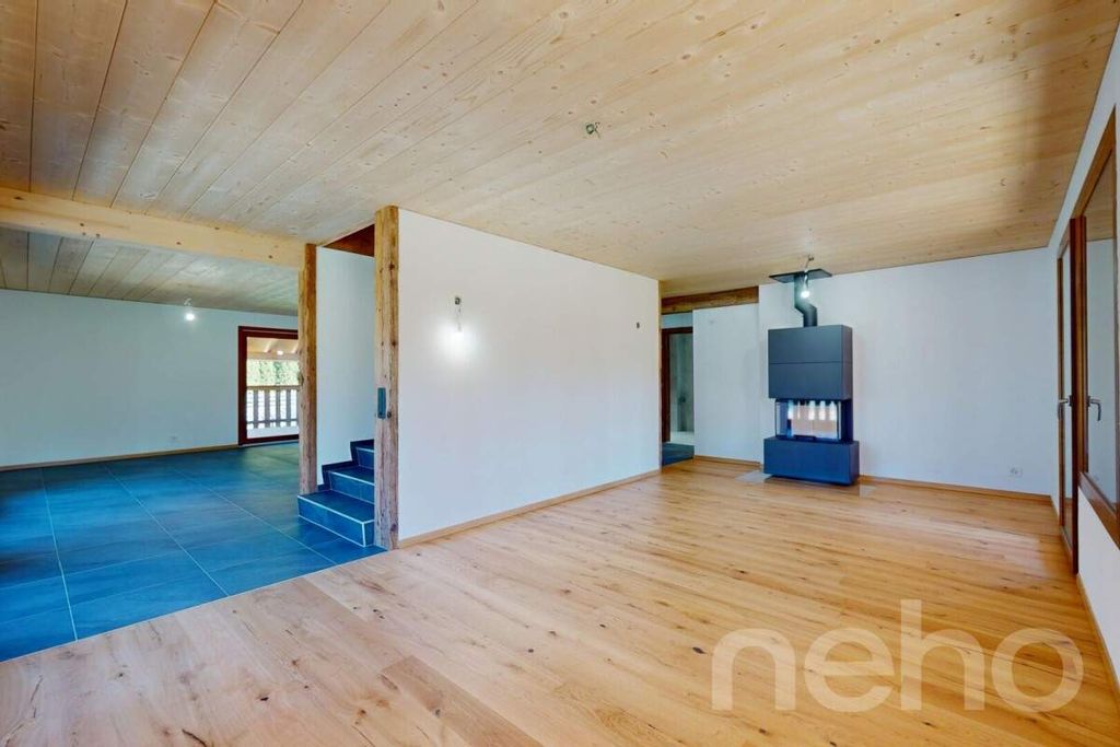 Property photo 3 of 13