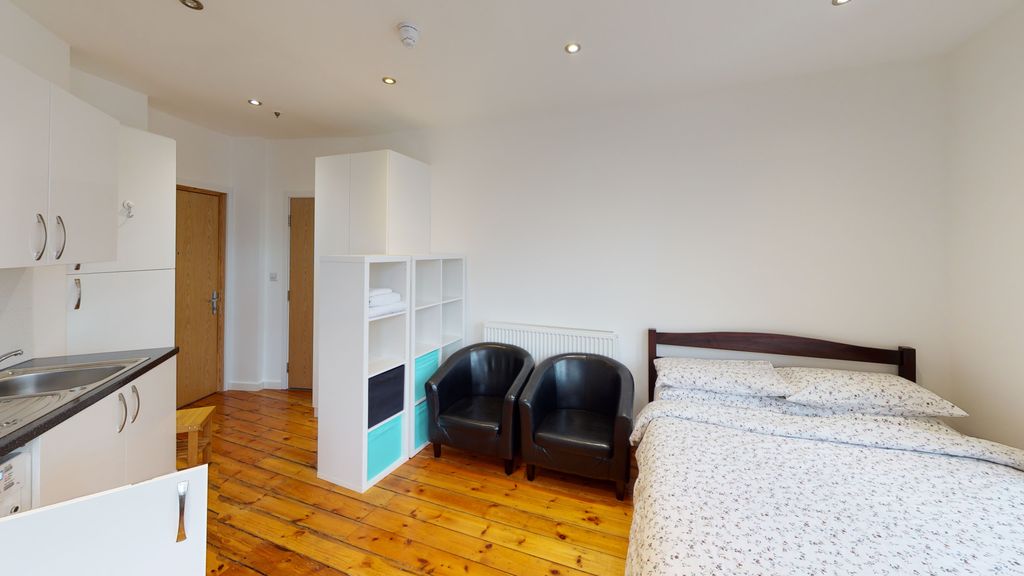 Property photo 3 of 4 Studio Room