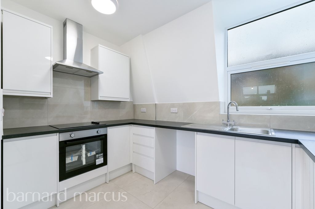 Property photo 1 of 7 Kitchen