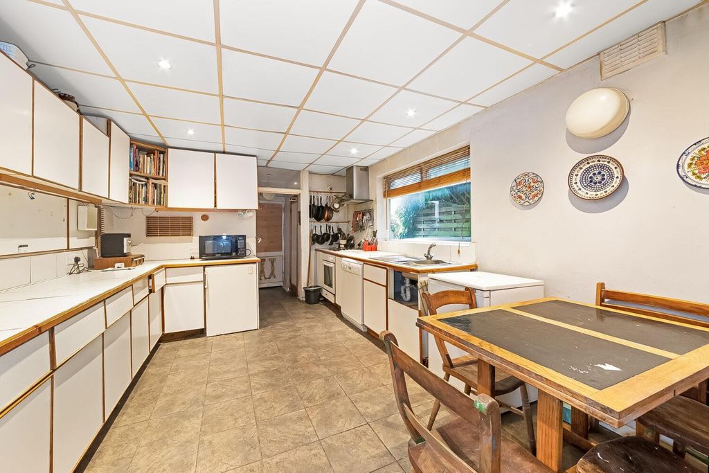 Property photo 3 of 12 11.Jpg
