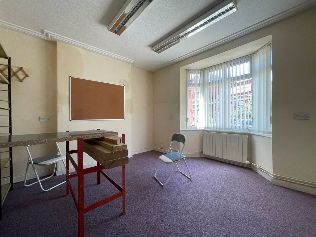 Property photo 2 of 9 Picture No. 01