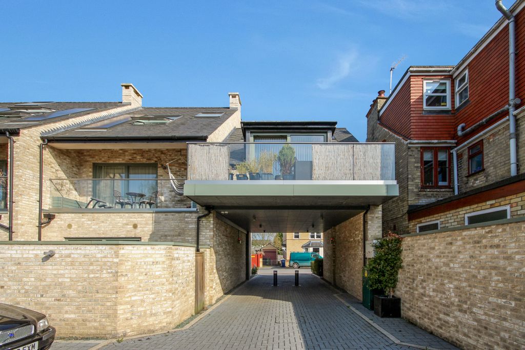 Property photo 1 of 11 Img_7867