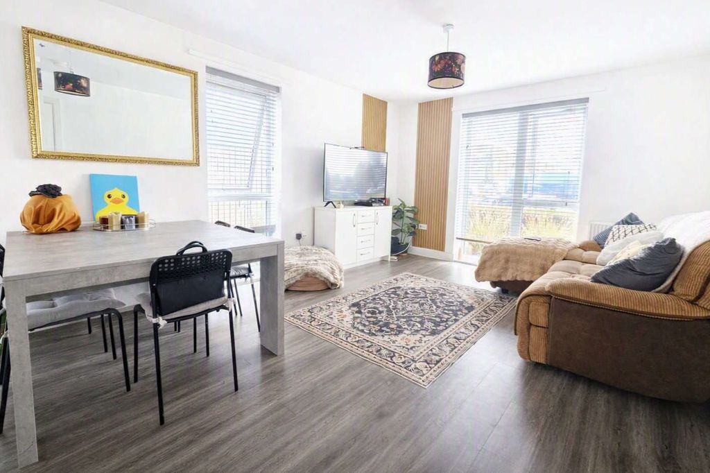 Property photo 3 of 12 Lounge/Dining Room