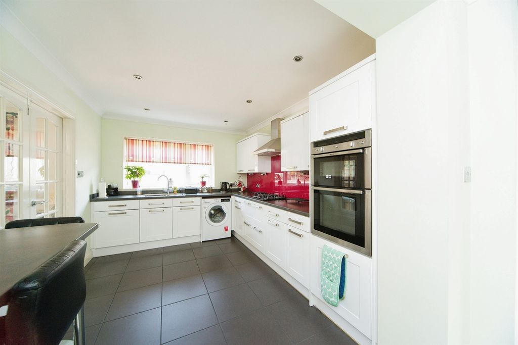 Property photo 3 of 17
