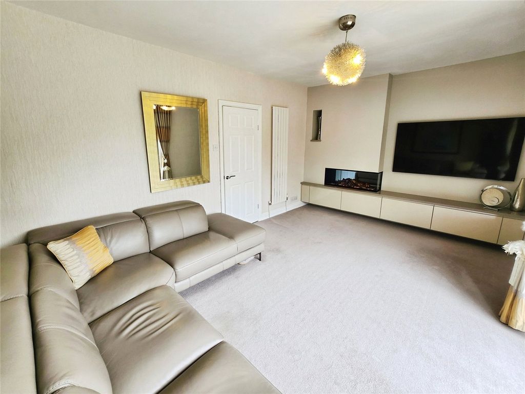 Property photo 2 of 23 Lounge