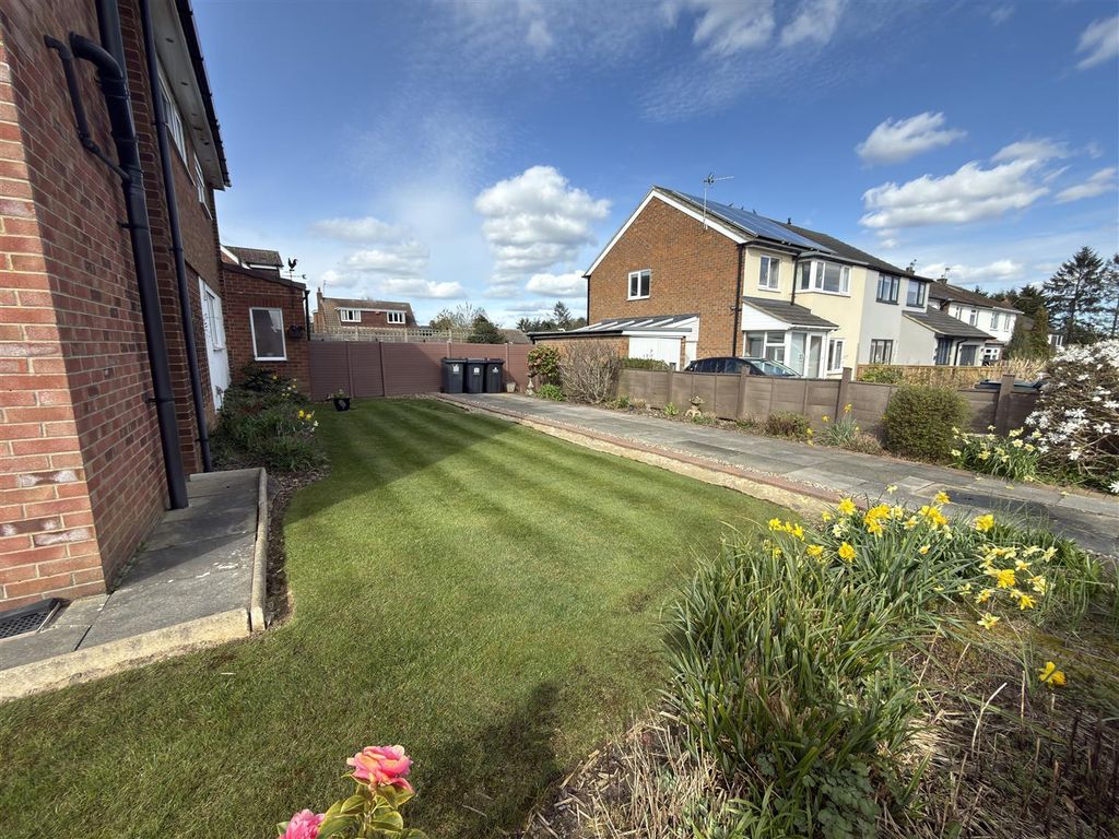 Property photo 3 of 24 Externally