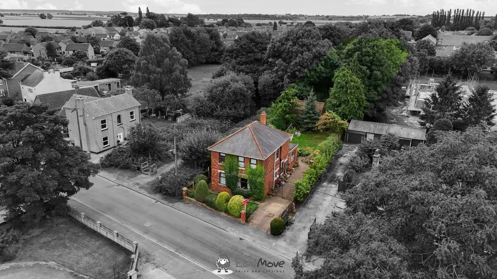 Property photo 1 of 16 Estate Agent Ewemove Scunthorpe Birds Eye View