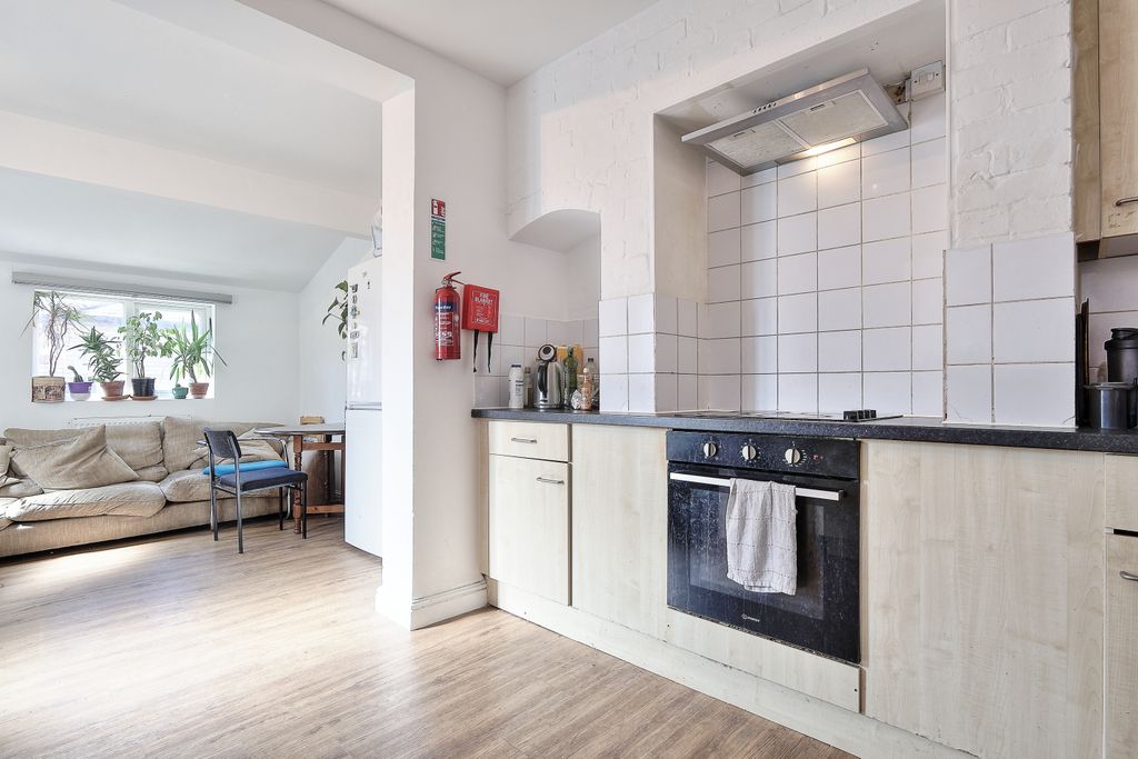 Property photo 3 of 14 115