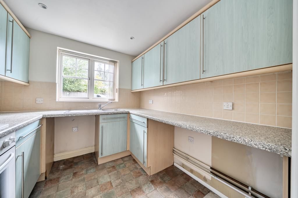 Property photo 3 of 21 Kitchen