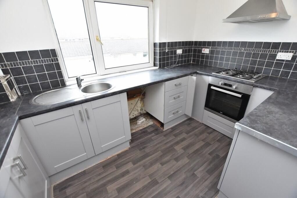 Property photo 3 of 15 Kitchen
