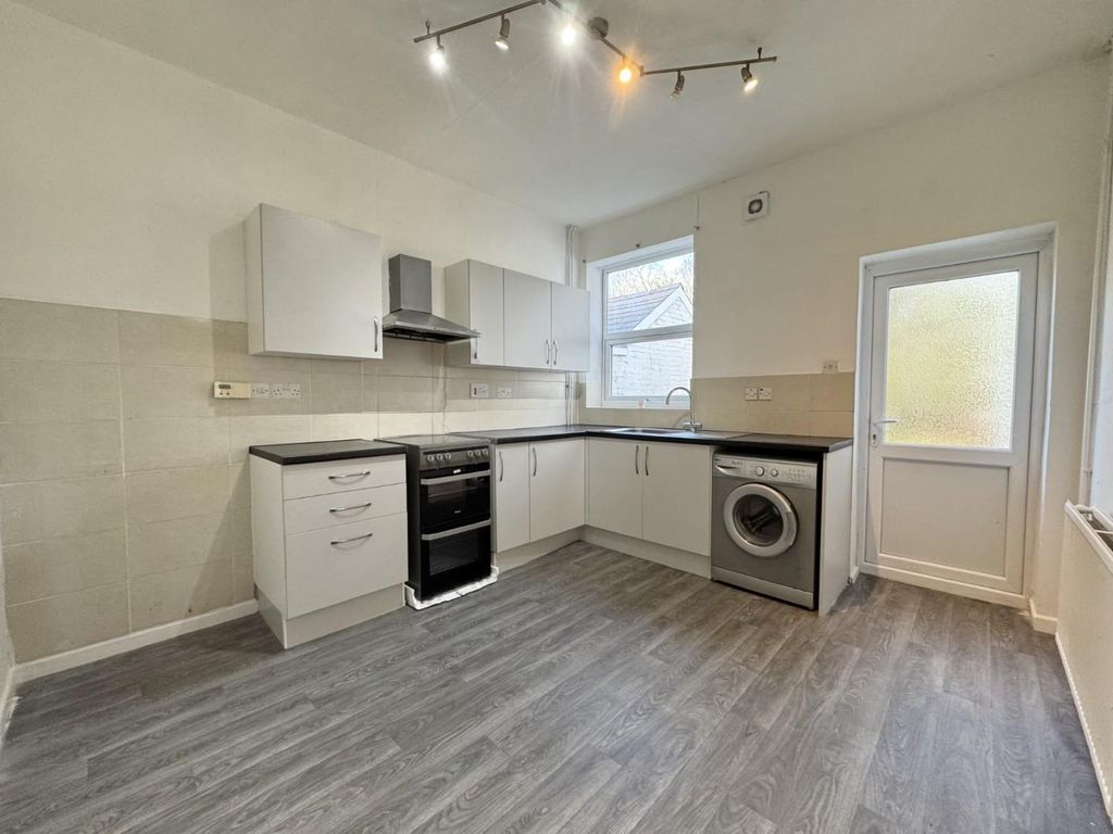 Property photo 2 of 9 2