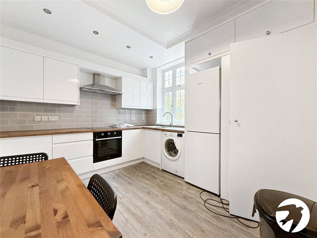Property photo 2 of 9 Kitchen