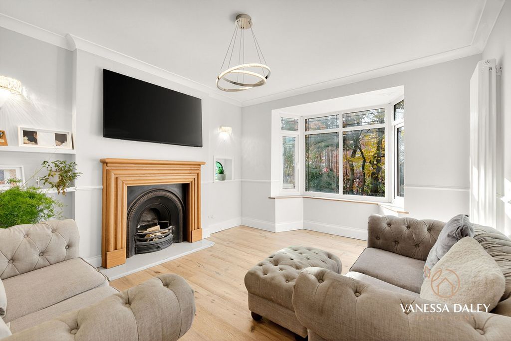 Property photo 3 of 47