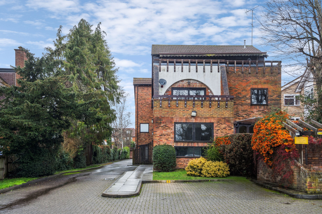 Property photo 1 of 19