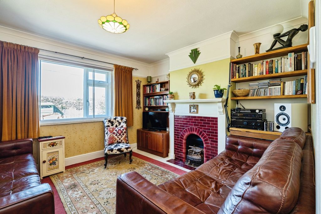 Property photo 2 of 20 Pbox-Img.Jpg