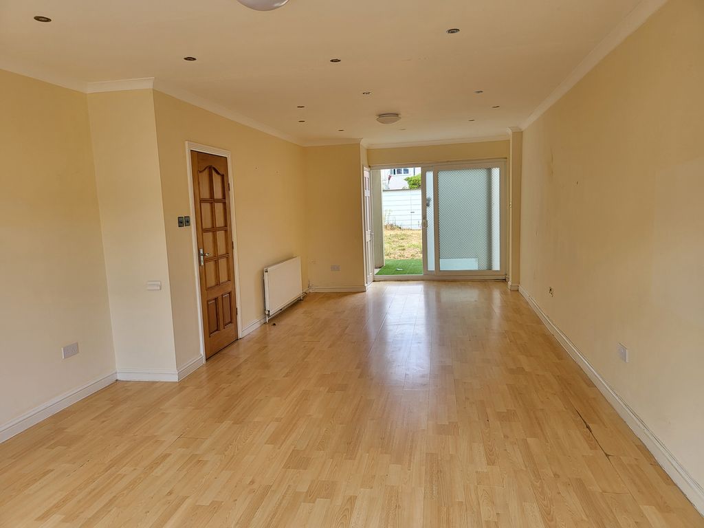 Property photo 2 of 3