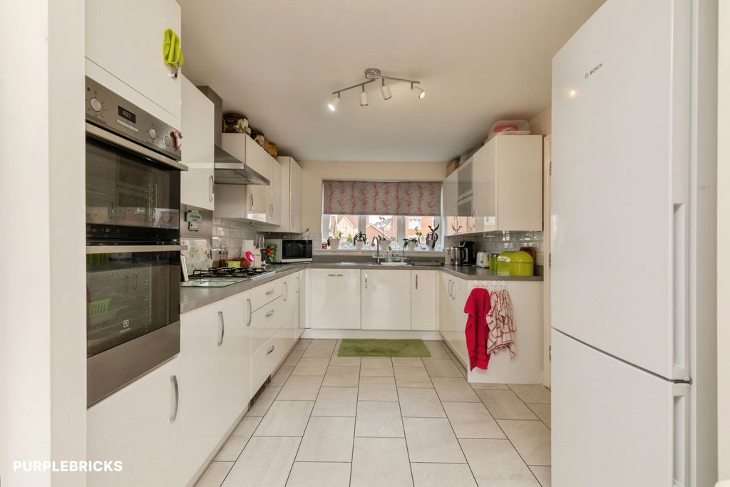 Property photo 2 of 22 Kitchen