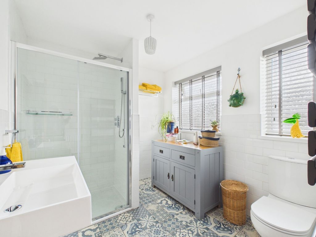 Property photo 1 of 18 4393871