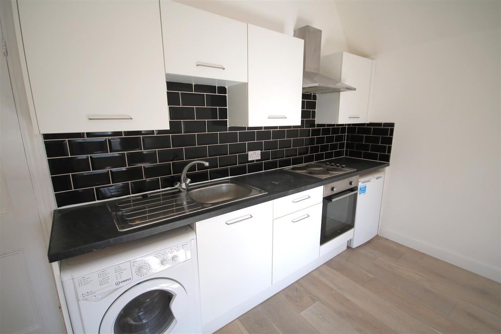 Property photo 2 of 14 Kitchen.Jpg