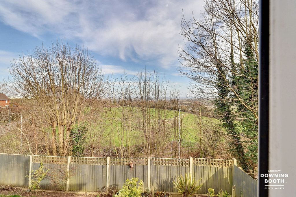 Property photo 3 of 26
