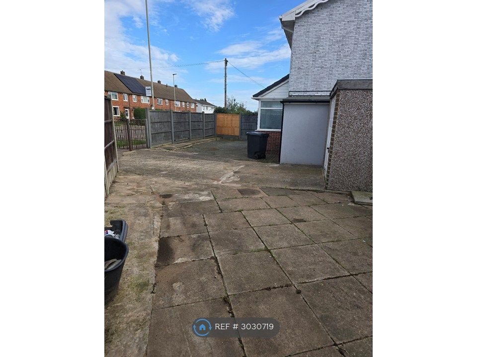 Property photo 2 of 35