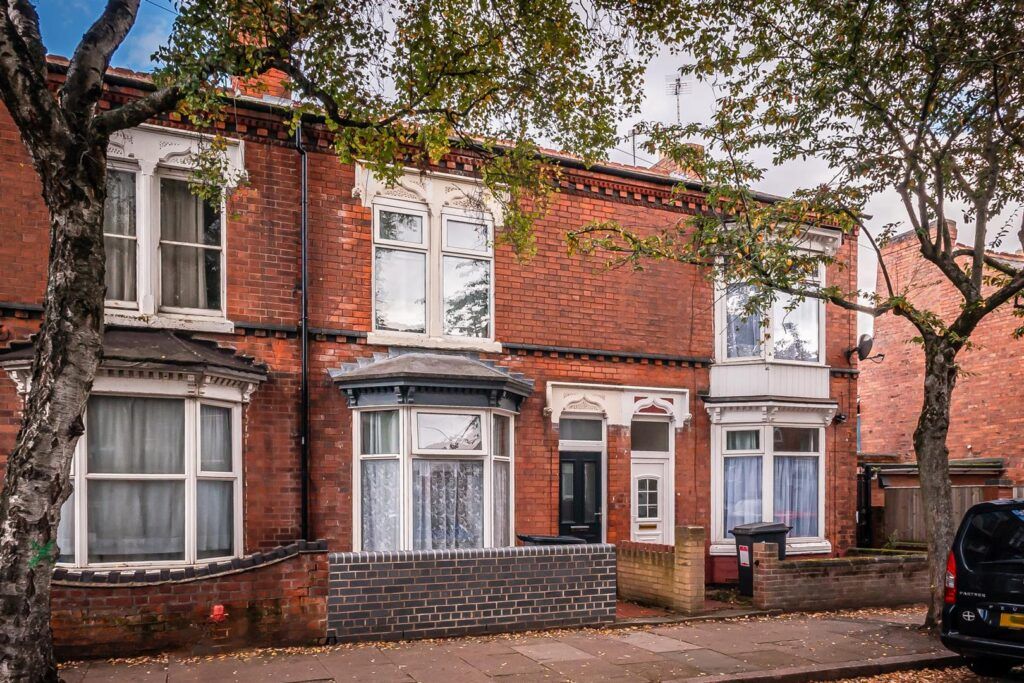 Property photo 1 of 17