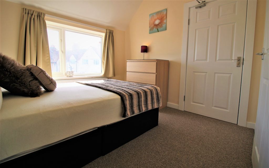 Property photo 1 of 2
