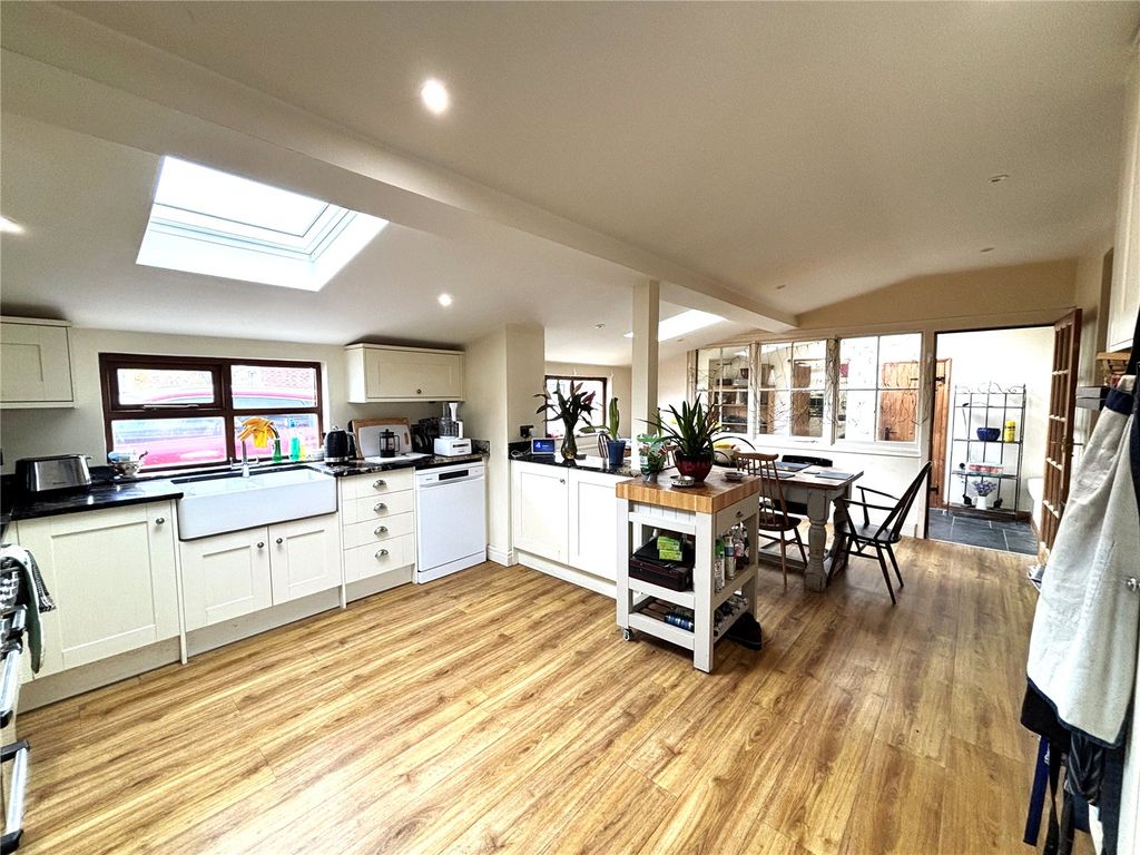 Property photo 2 of 27 Picture No. 05