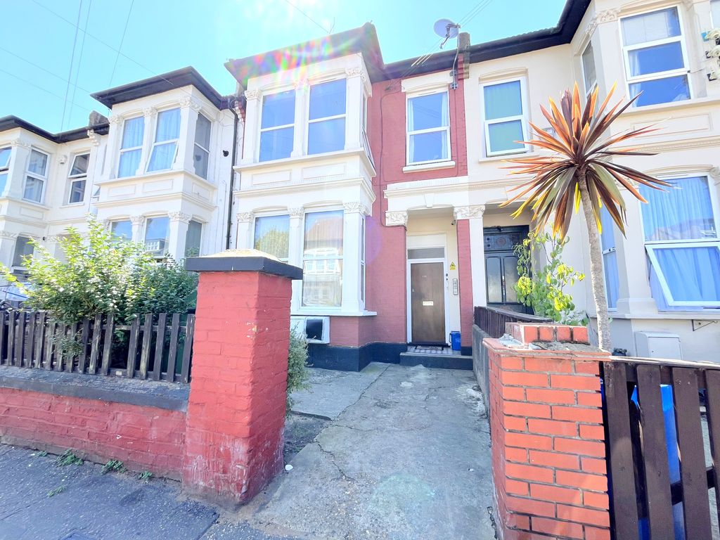 Property photo 1 of 6