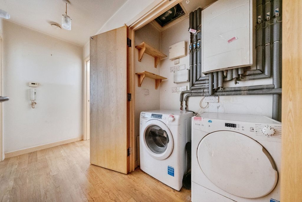 Property photo 2 of 8 Pbox-Img.Jpg