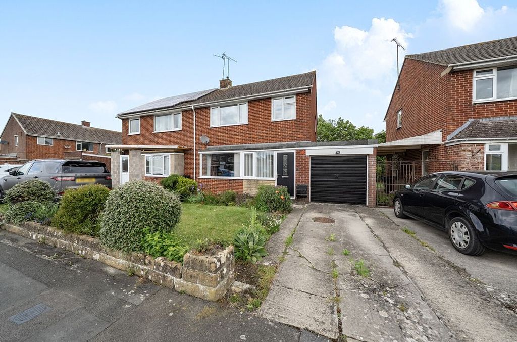Property photo 1 of 11 14649407