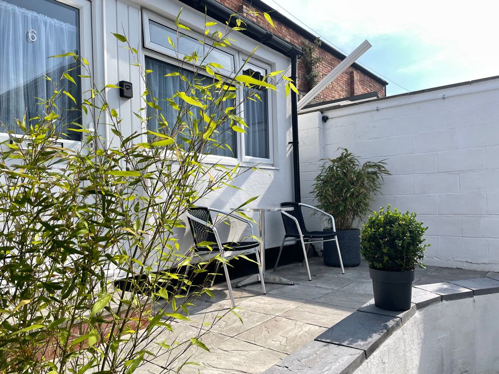 Property photo 2 of 8 Outside Area