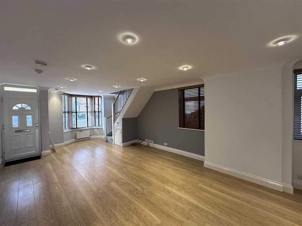 Property photo 3 of 30 Tempimagezxykjn.Jpg