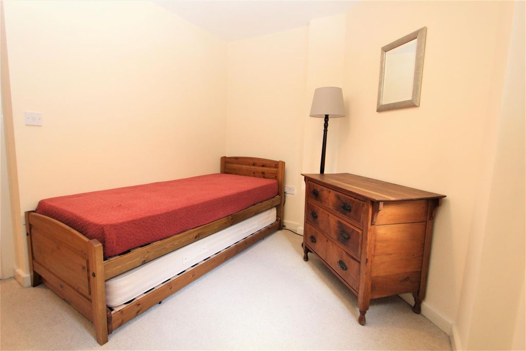 Additional image 7 of 2 bed flat for saleVelocity South, City Walk LS11