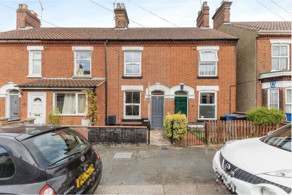 Property photo 1 of 17