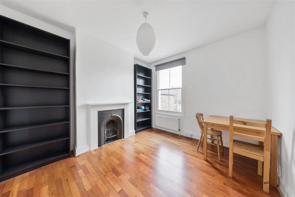 Property photo 3 of 11