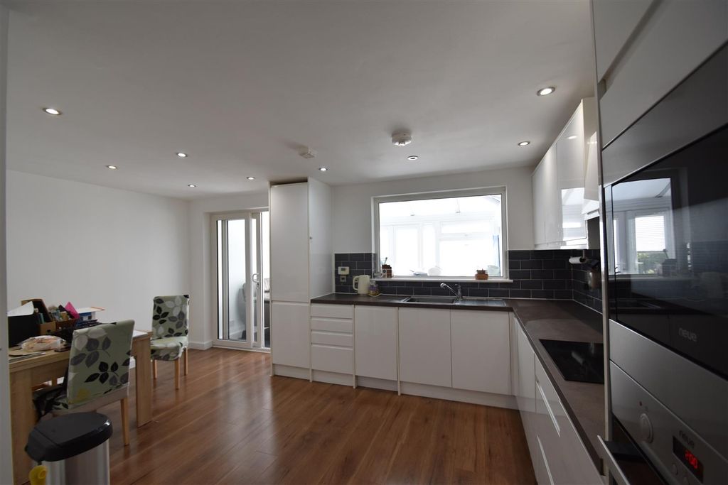 Property photo 3 of 13 3.Jpg