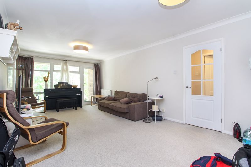Property photo 2 of 10 Living Room