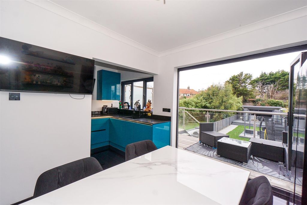 Property photo 2 of 31 Dsc02316_ Alto.Jpg