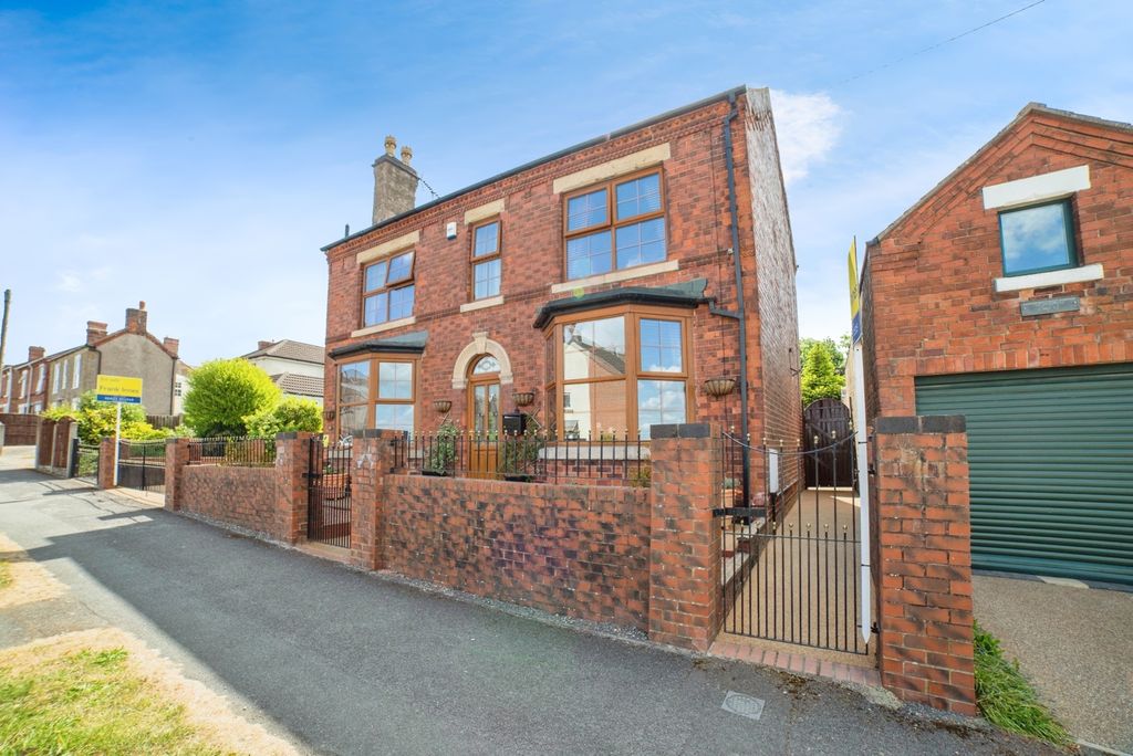 Property photo 1 of 31 Photo