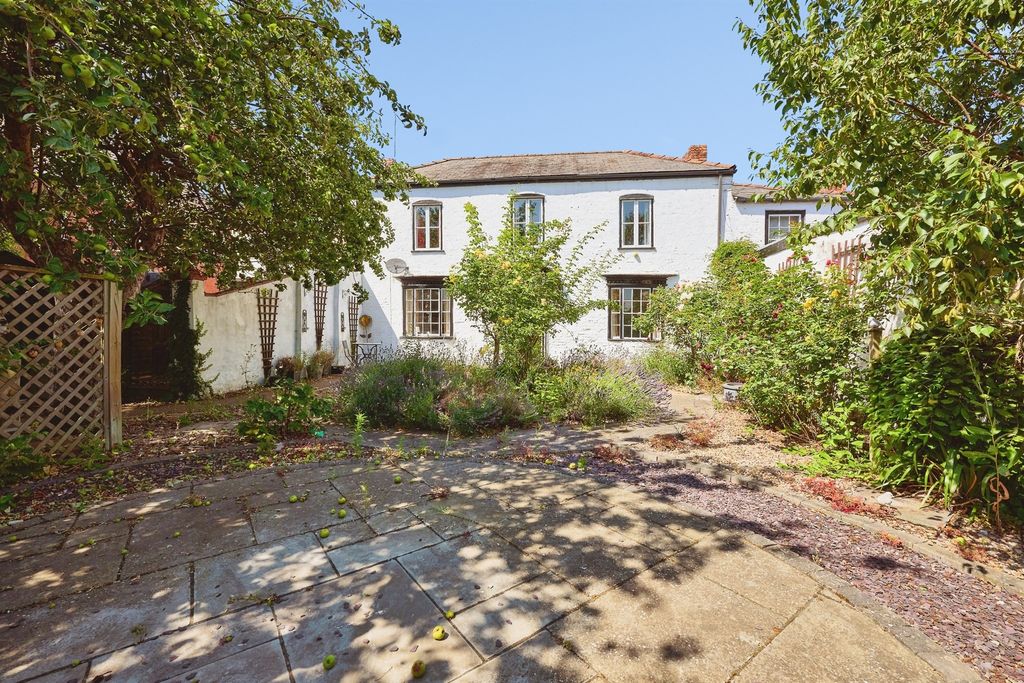 Property photo 1 of 22